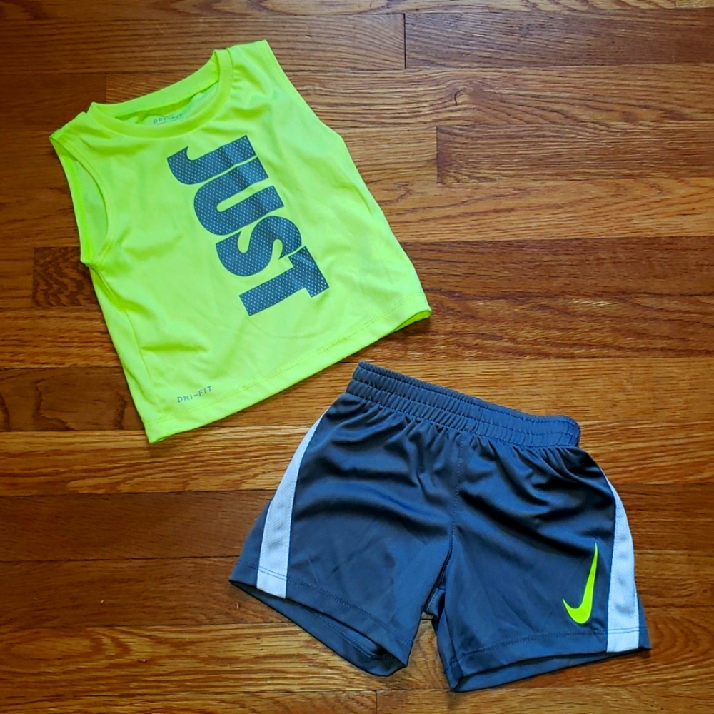 Nike dri fit shorts set 18m green gray